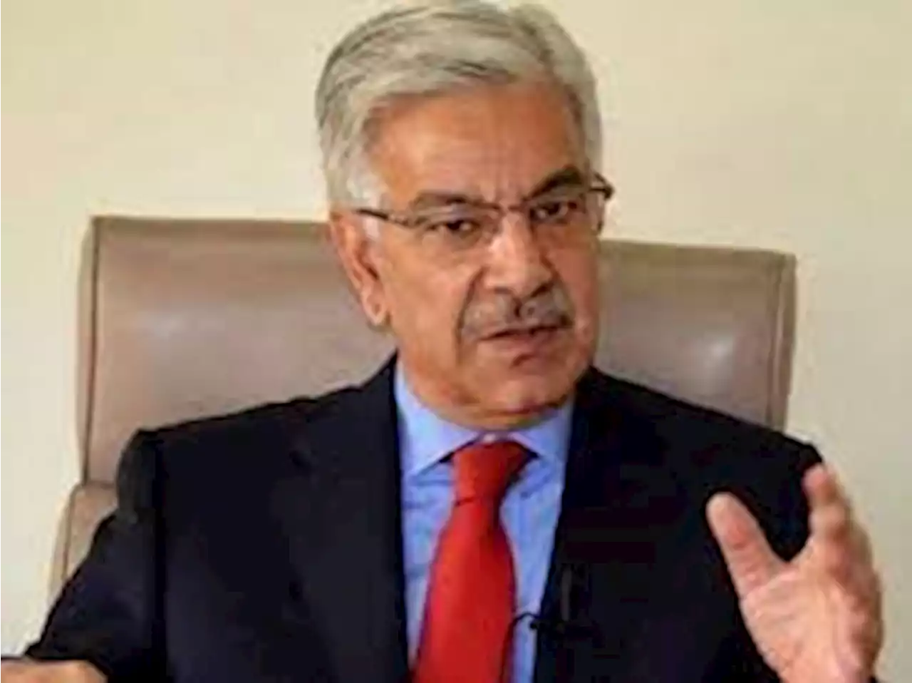 حکومت اور پی ٹی آئی کے مابین مذاکرات کی کامیابی کی امید کم ہی رکھیں، خواجہ آصف - ایکسپریس اردو