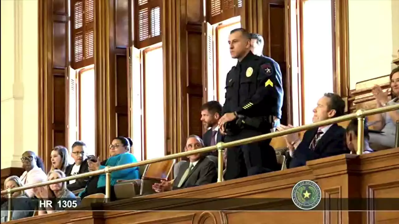 Officer gets standing ovation at Texas Capitol for response to Dallas Methodist hospital shooting