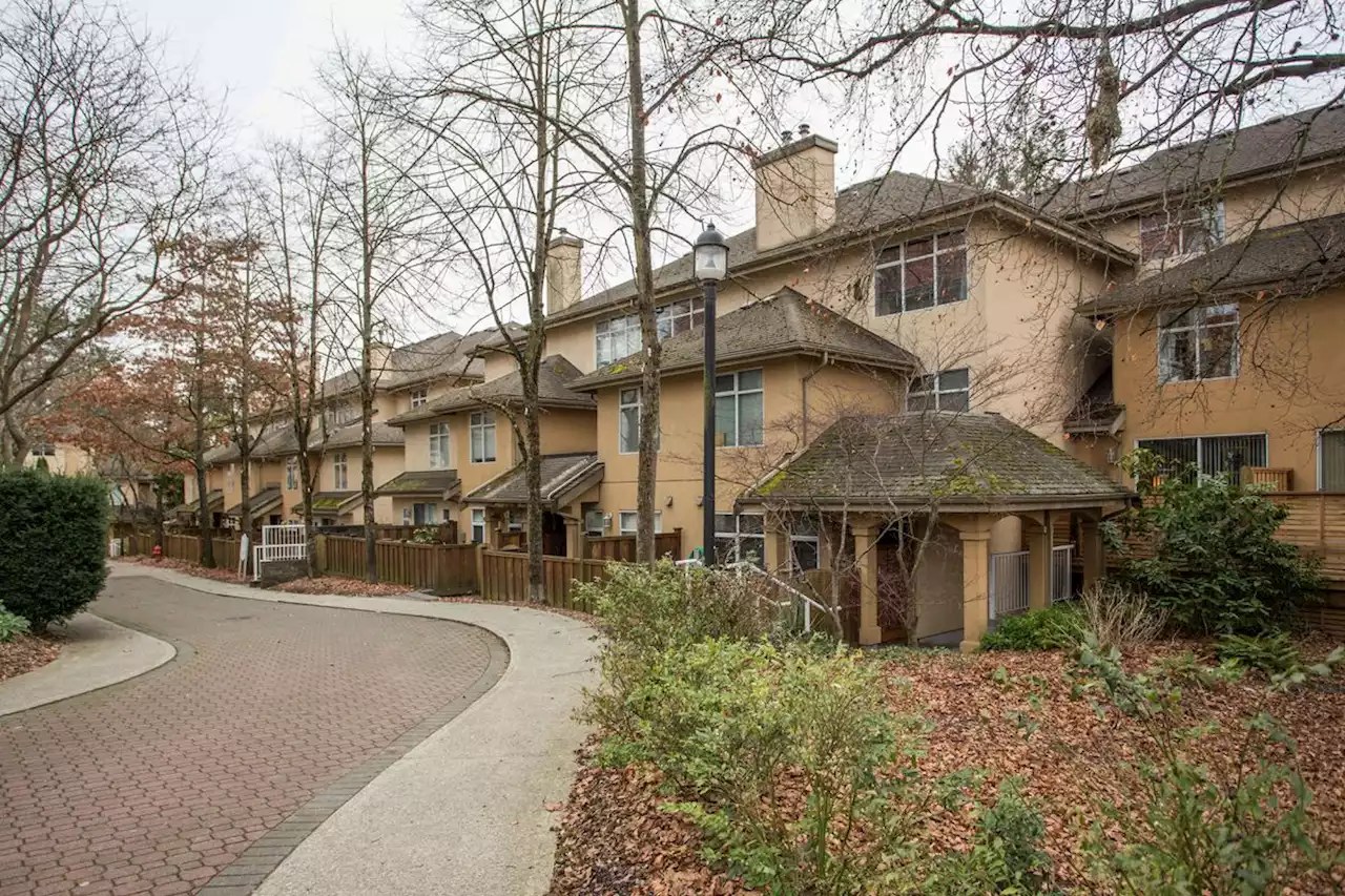 Two bids for Vancouver townhouse as buyers ‘come out in droves’