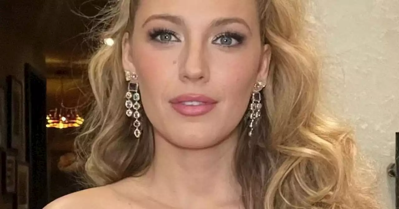 Blake Lively remercie sa maquilleuse et sa coiffeuse pour sa mise en beauté façon «Facetune humain»