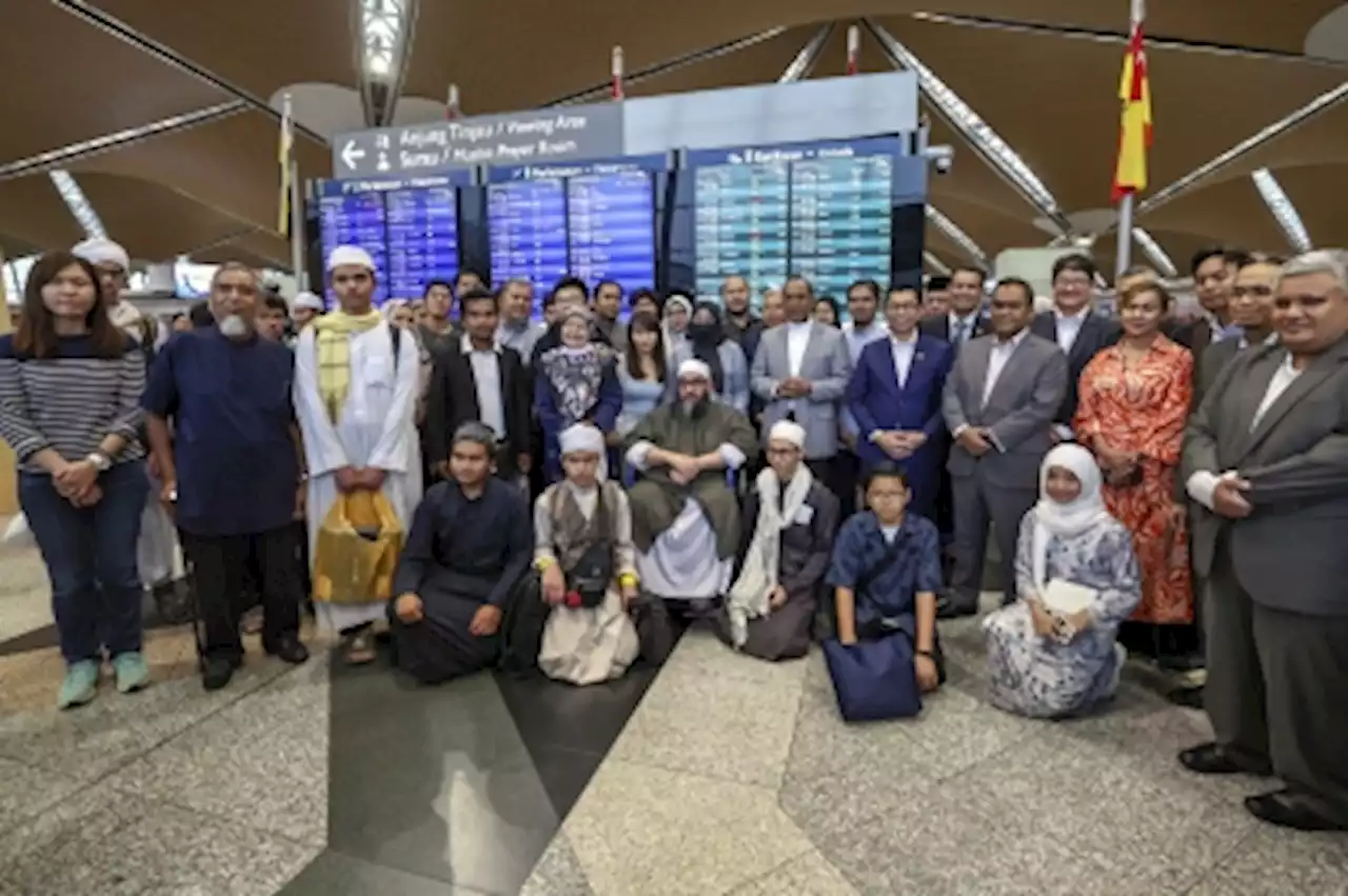 Zambry confirms 30 Malaysians returned safely from Sudan