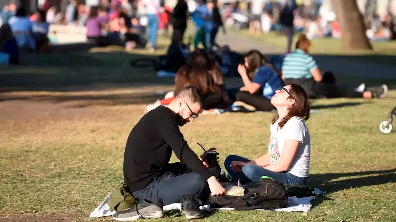 Cómo estará el clima durante el fin de semana largo: calor y lluvias