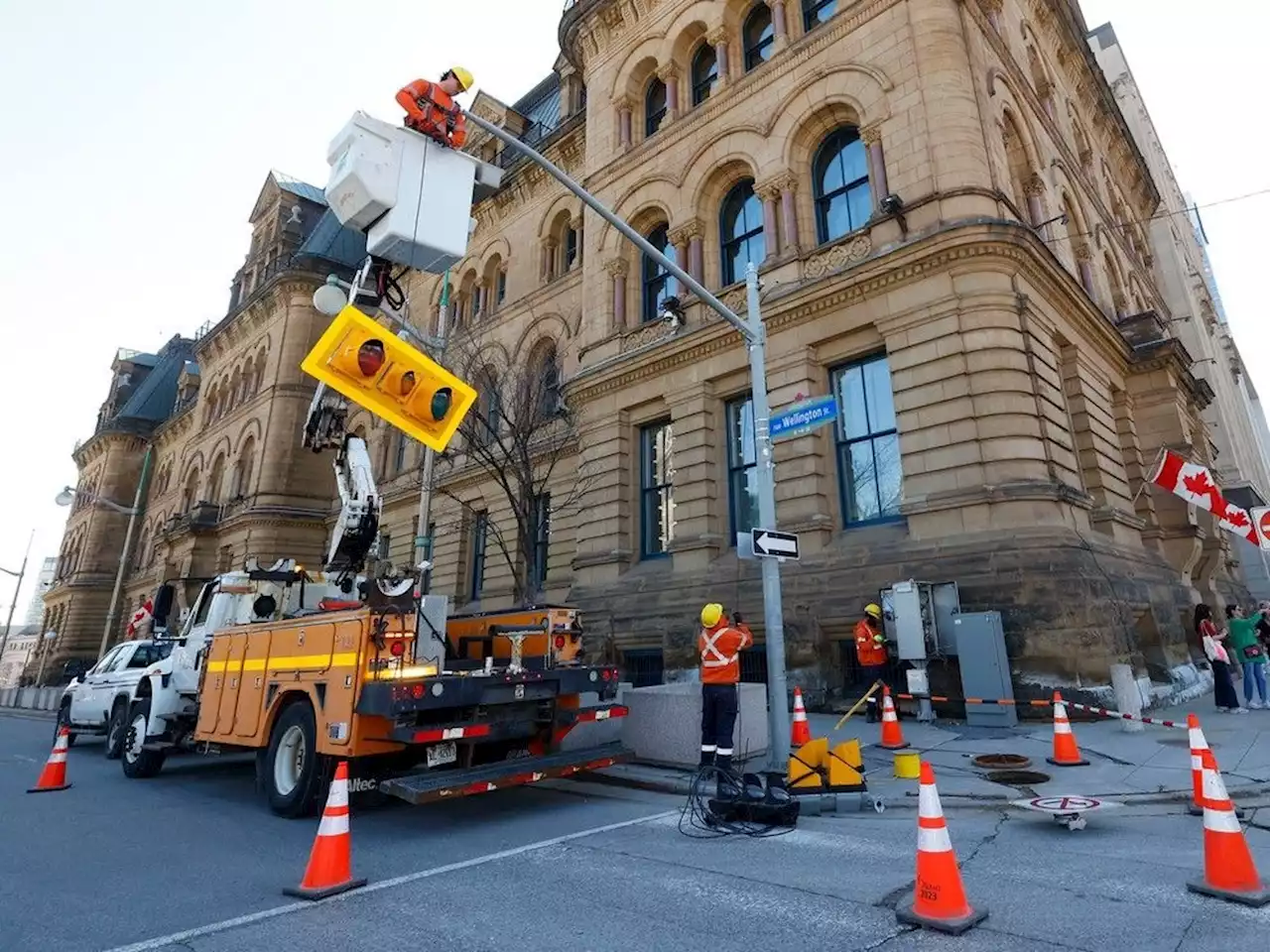 WATCH FOR SUPERSHARROWS: Wellington Street to reopen to traffic in front of Parliament Hill Friday