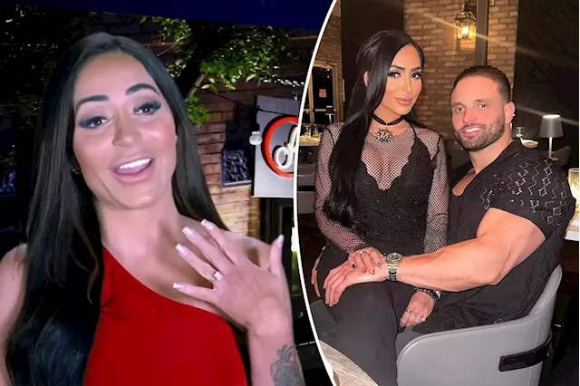 Jersey Shore: Family Vacation: Newly single Angelina Pivarnick slides into Jay  Cutler's DMs