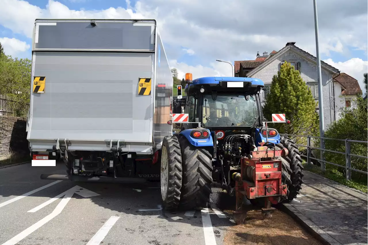 Herisau AR: Kollision zwischen Traktor und Lastwagen