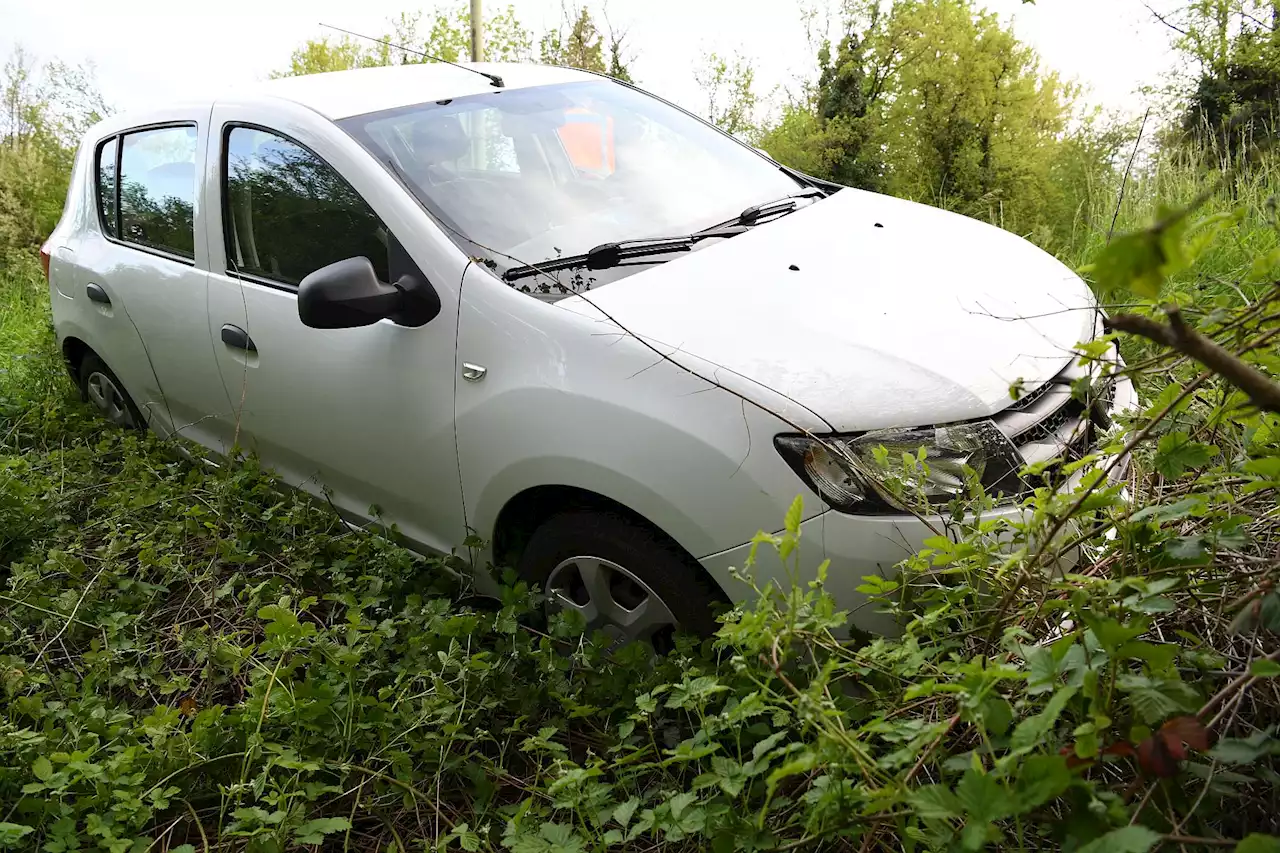 Muttenz BL: Dacia-Fahrer (80) verursacht Selbstunfall – Zeugenaufruf