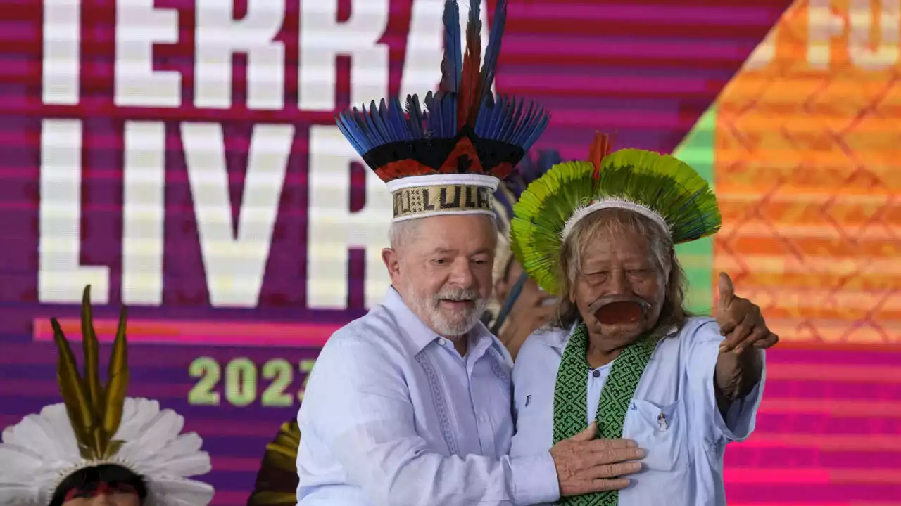 Brésil: le président Lula légalise six réserves indigènes, une première en cinq ans