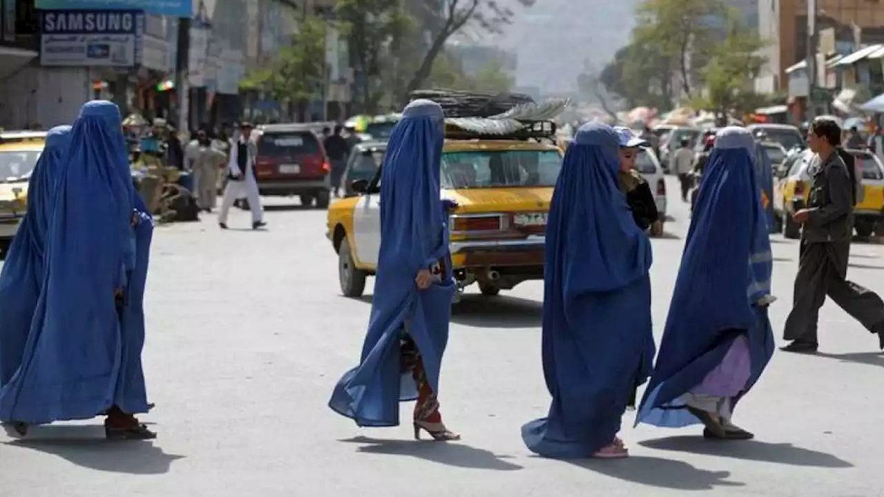 El Consejo de Seguridad de la ONU pide a los talibanes revocar las medidas contra las mujeres