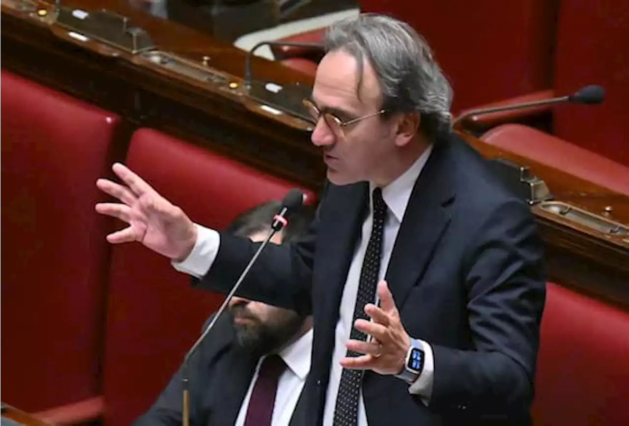 Camera, malore per il deputato Angelo Bonelli: seduta sospesa