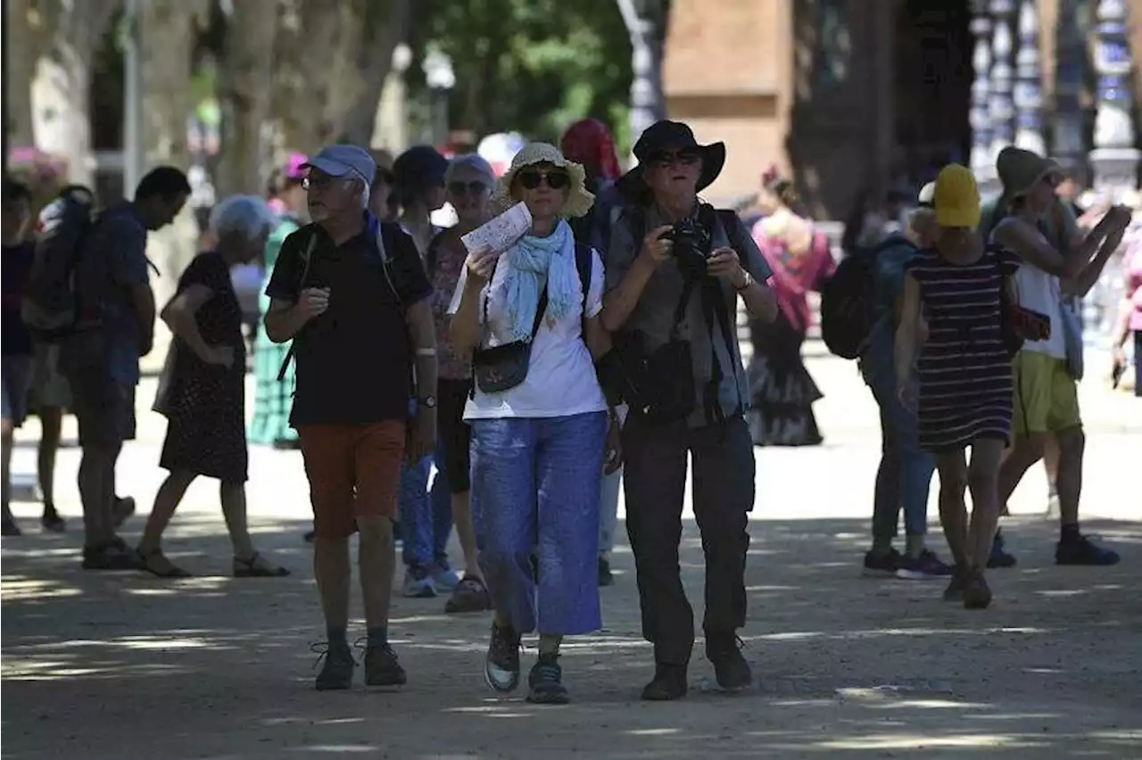 Western Europe heads into warm May, offering no drought relief