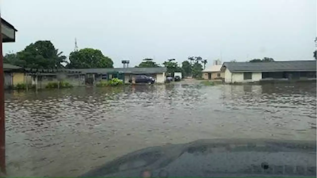 PHOTOS: NPC, NYSC premises in Lagos taken over by flood | TheCable