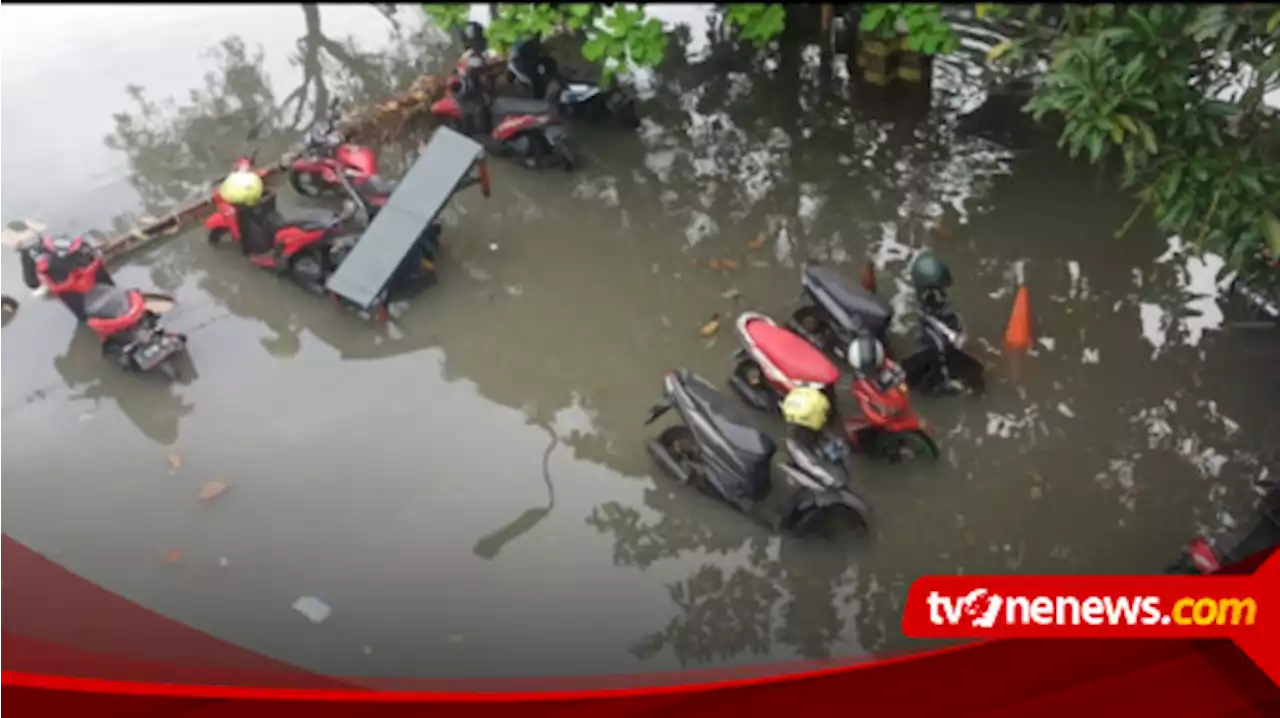 Cuaca Ekstrim, Surabaya Tergenang Banjir akibat Hujan Deras