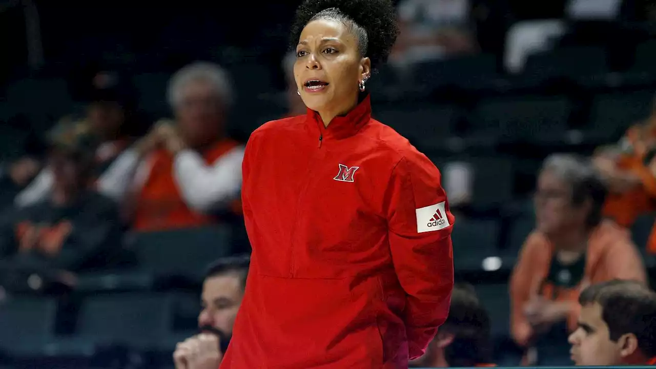 Miami (Ohio) women's basketball coach DeUnna Hendrix resigns after texts reportedly show relationship with player