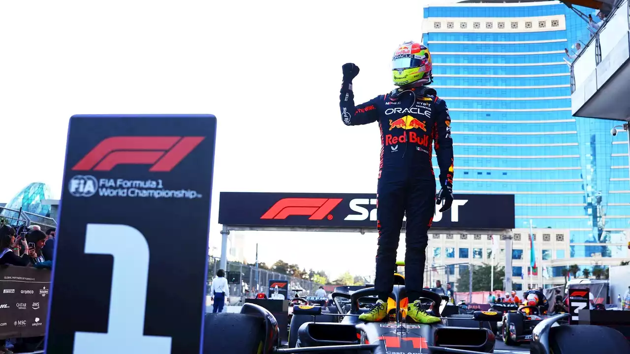 Checo Pérez le birla la victoria al sprint a Leclerc: Sainz termina 5º y Alonso 6º