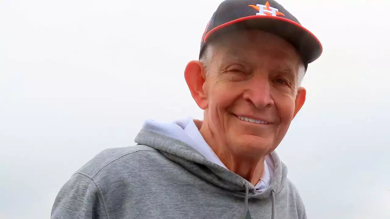 Mattress Mack tosses first pitch before Astros-Phillies World Series rematch opener