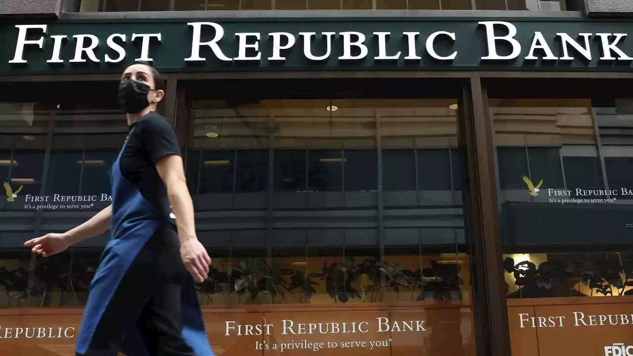 First Republic Bank Faces Potential Takeover by FDIC Amidst Financial Struggles – Bitcoin News