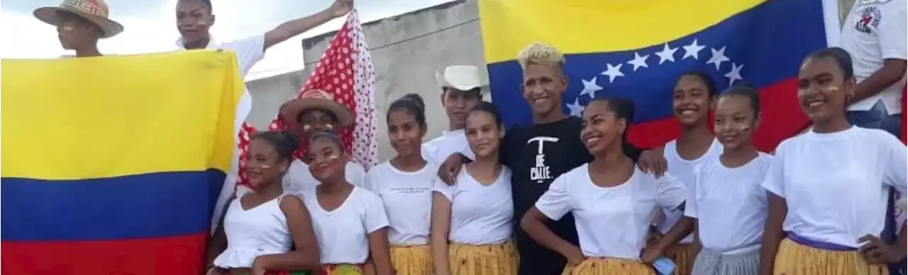 El bailarín migrante que formó un grupo de danza con jóvenes venezolanos y colombianos en Riohacha - Colombia Visible