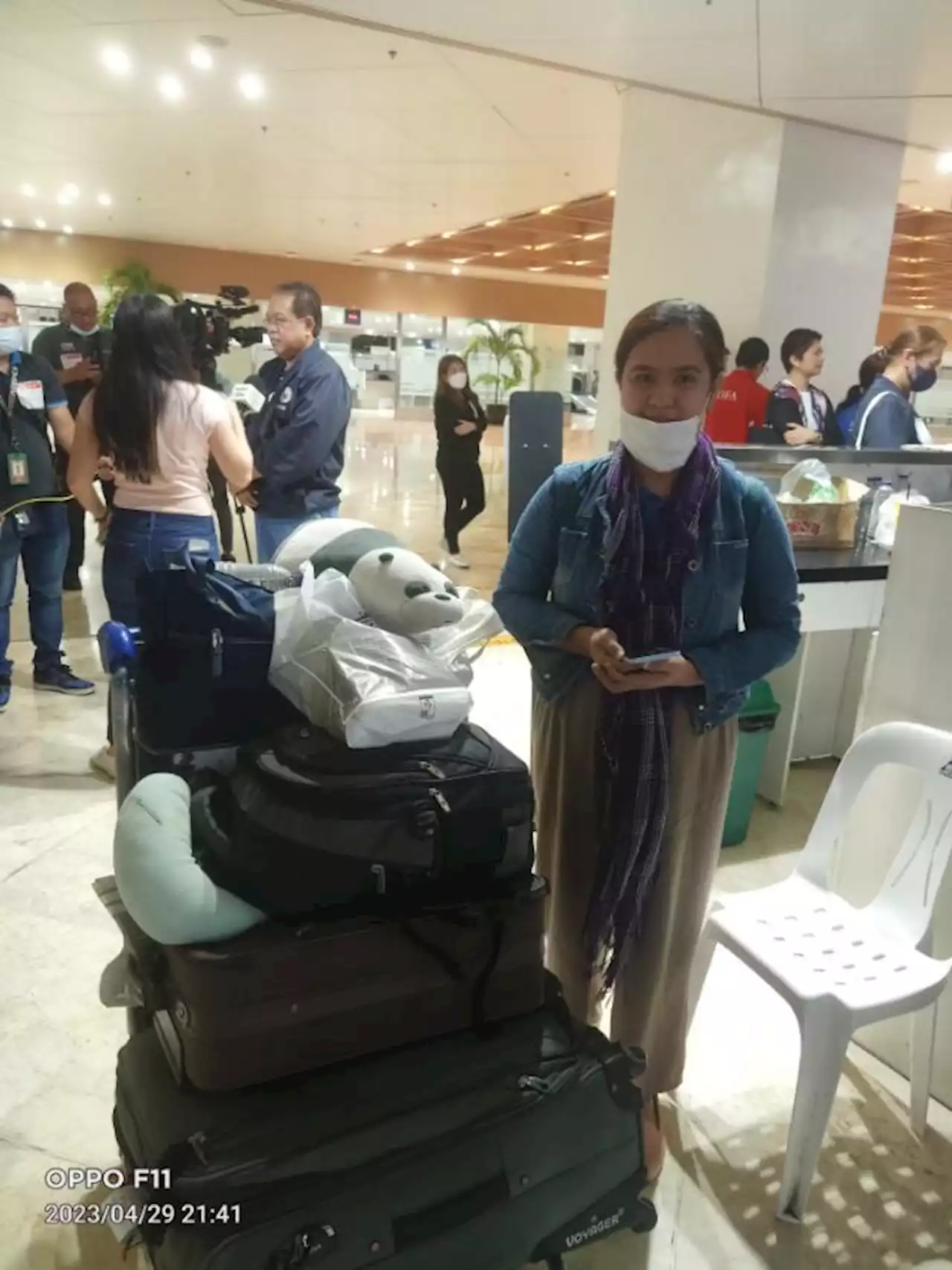 First batch of Filipino evacuees from conflict-torn Sudan back home