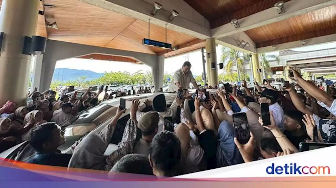 Tiba di Sumbar, Prabowo Diteriaki Presiden