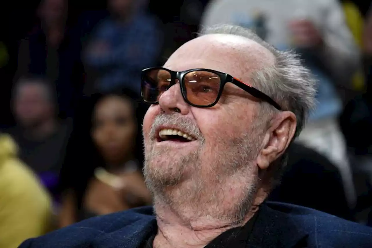 Jack’s Back! Nicholson Greets Larry David, LeBron James As He Attends First Lakers Game Since 2021