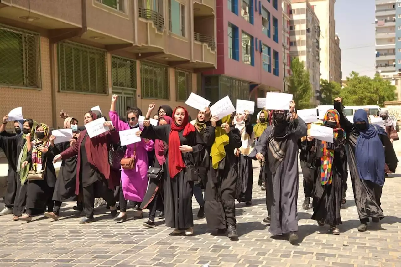 Afghan women protest against foreign recognition of Taliban