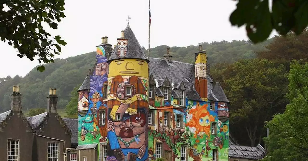 The colourful castle not far from Glasgow with walks and playparks