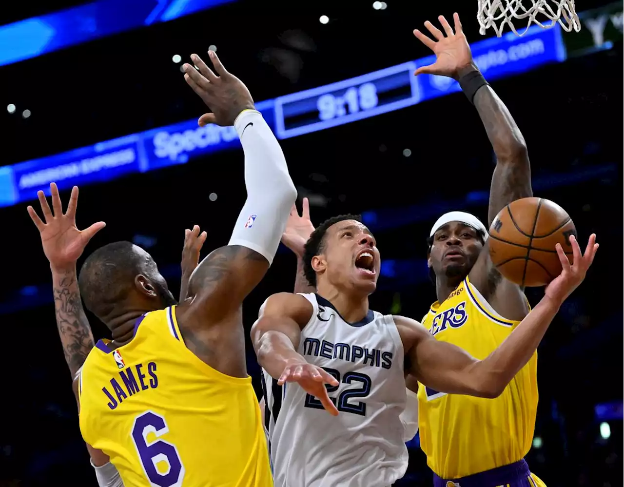 Lakers obliterate Grizzlies 125-85, advance to second round