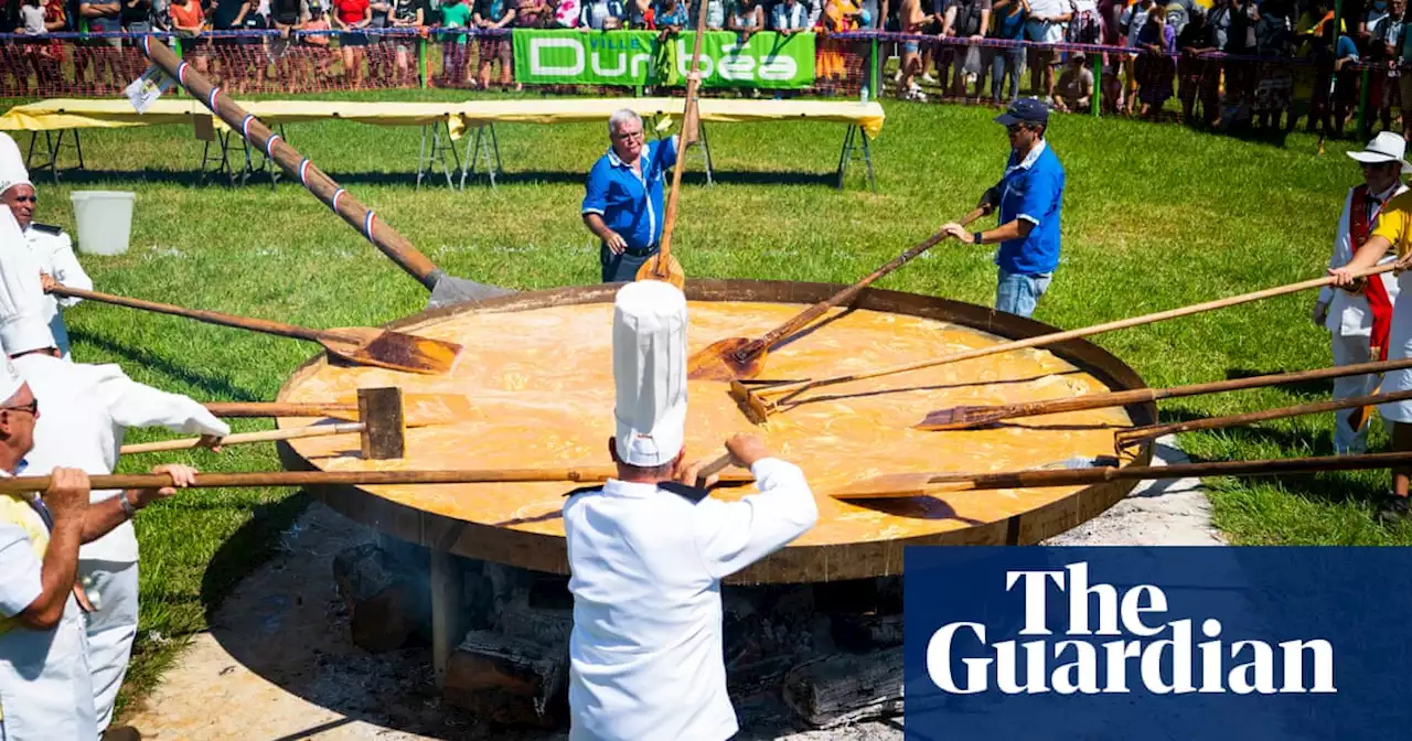 8,400 eggs and a 3.5-metre frying pan: New Caledonia bonds over giant omelette