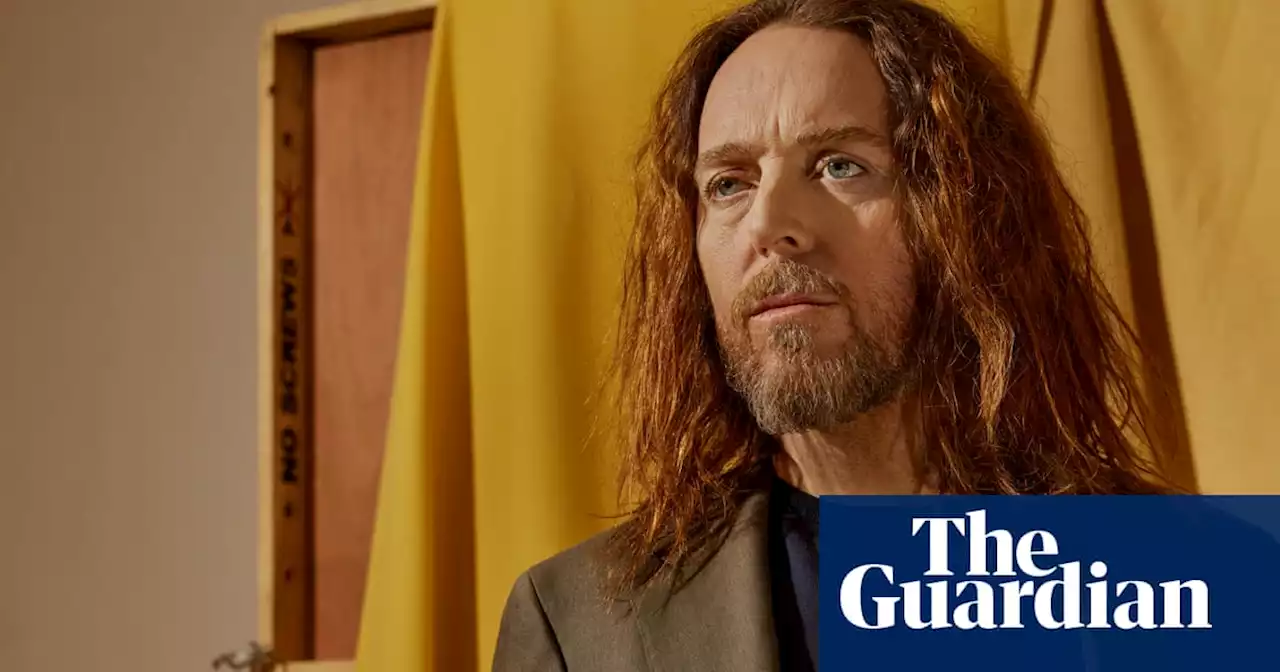 Tim Minchin: ‘Politics affects my mental health … I feel gaslit’