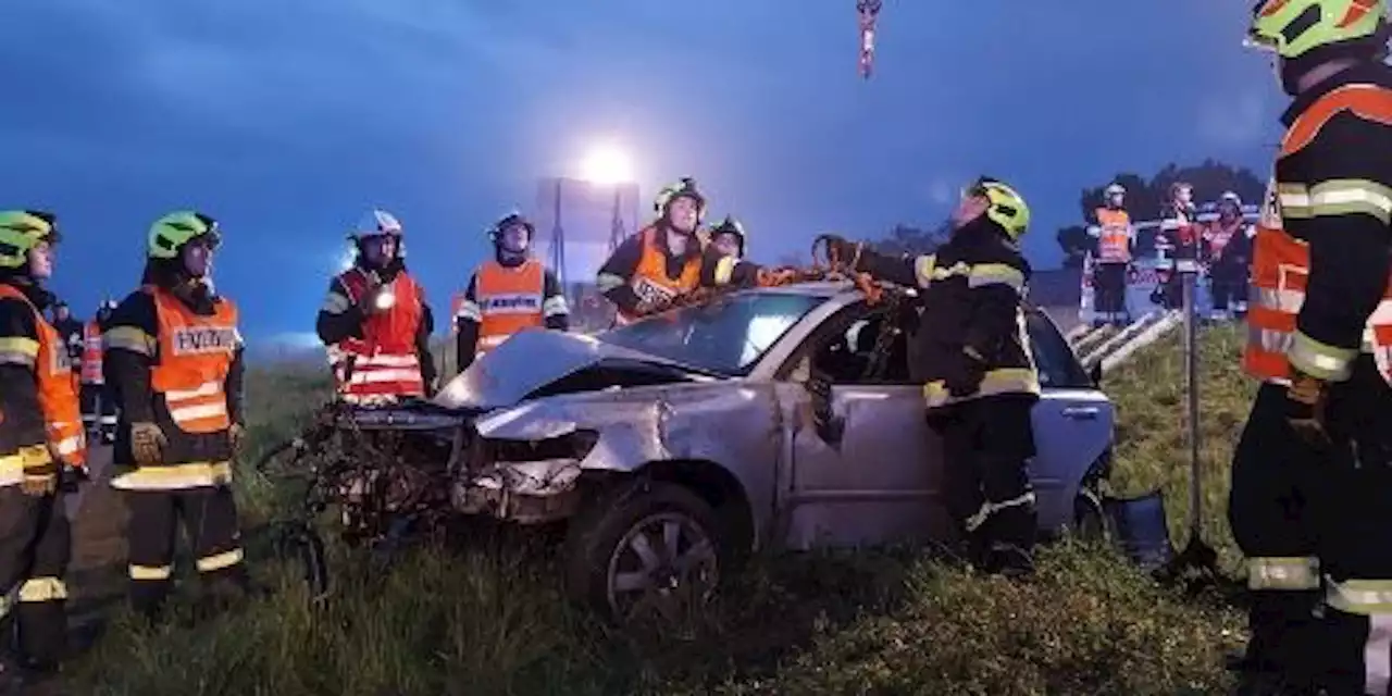 Schwerer Crash – nach Kollision überschlug sich Pkw