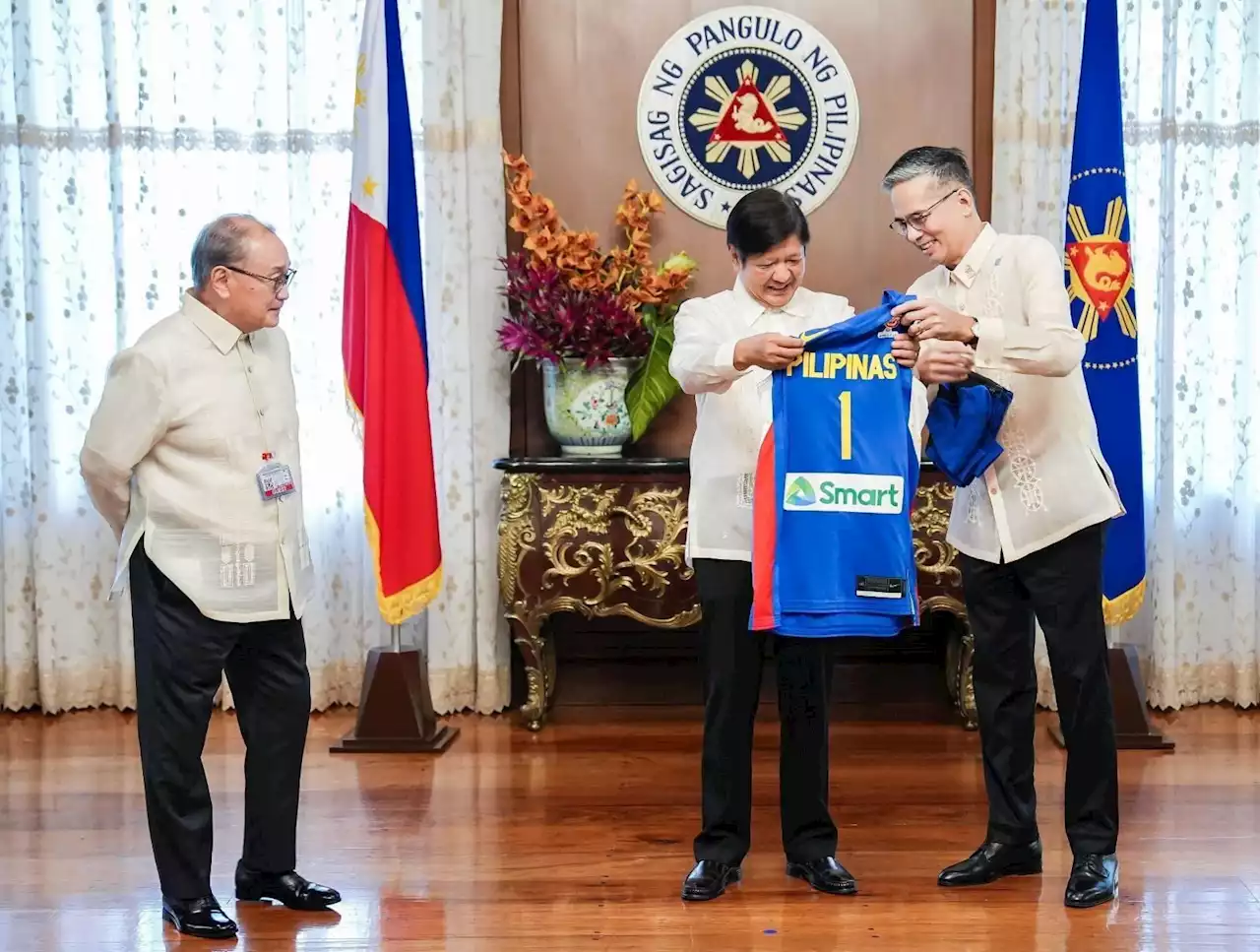 Bongbong Marcos reminisces father’s Fiba ceremonial toss, vows support for World Cup