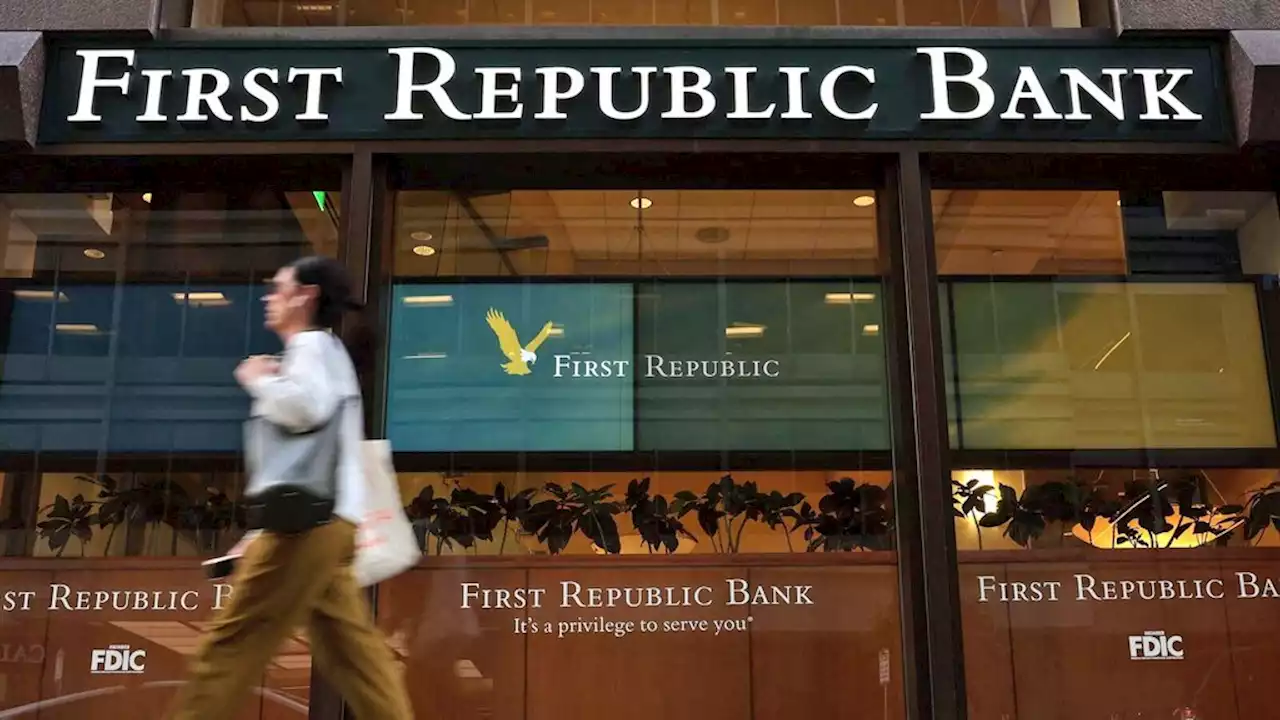 FDIC prepares to place First Republic under receivership By Reuters