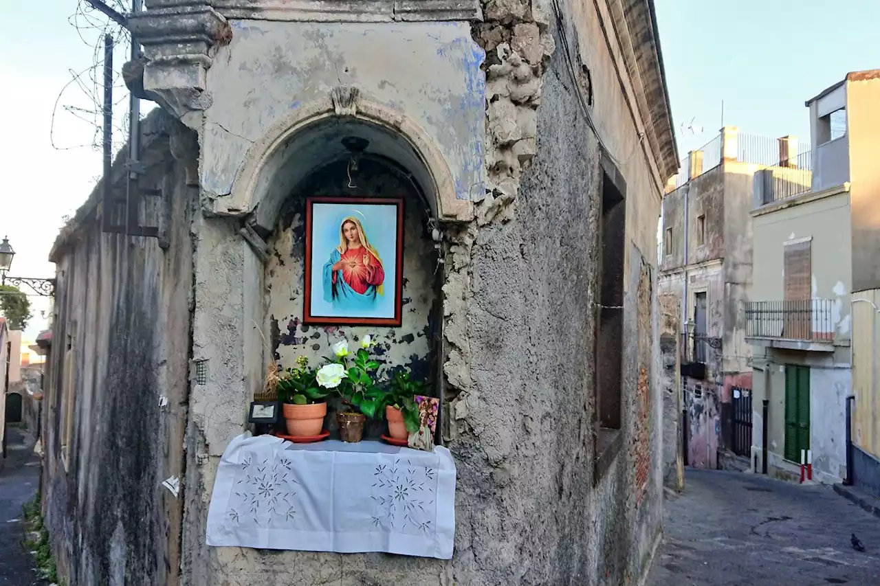 Vierge Marie : pourquoi le mois de mai lui est-il consacré ?