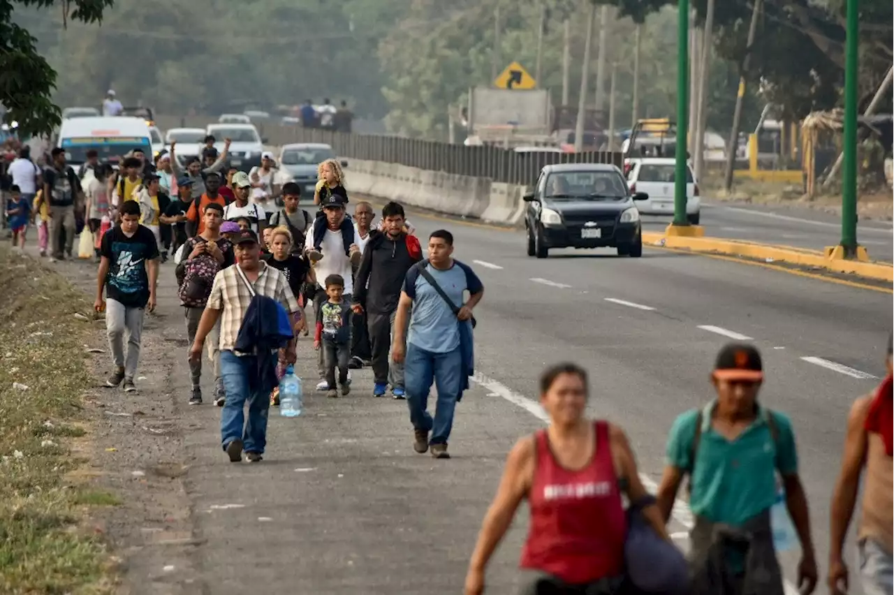 Caravana de migrantes se disuelve tras pacto con el INM