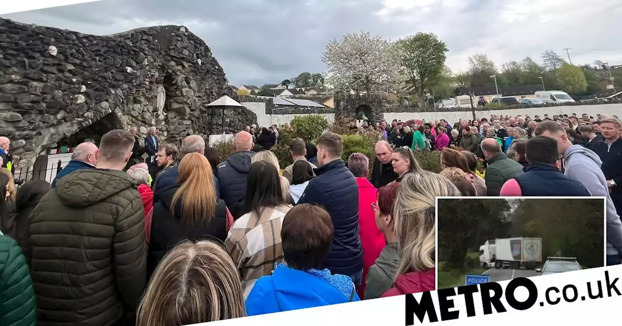 Hundreds attend vigil for three family members killed in crash after funeral