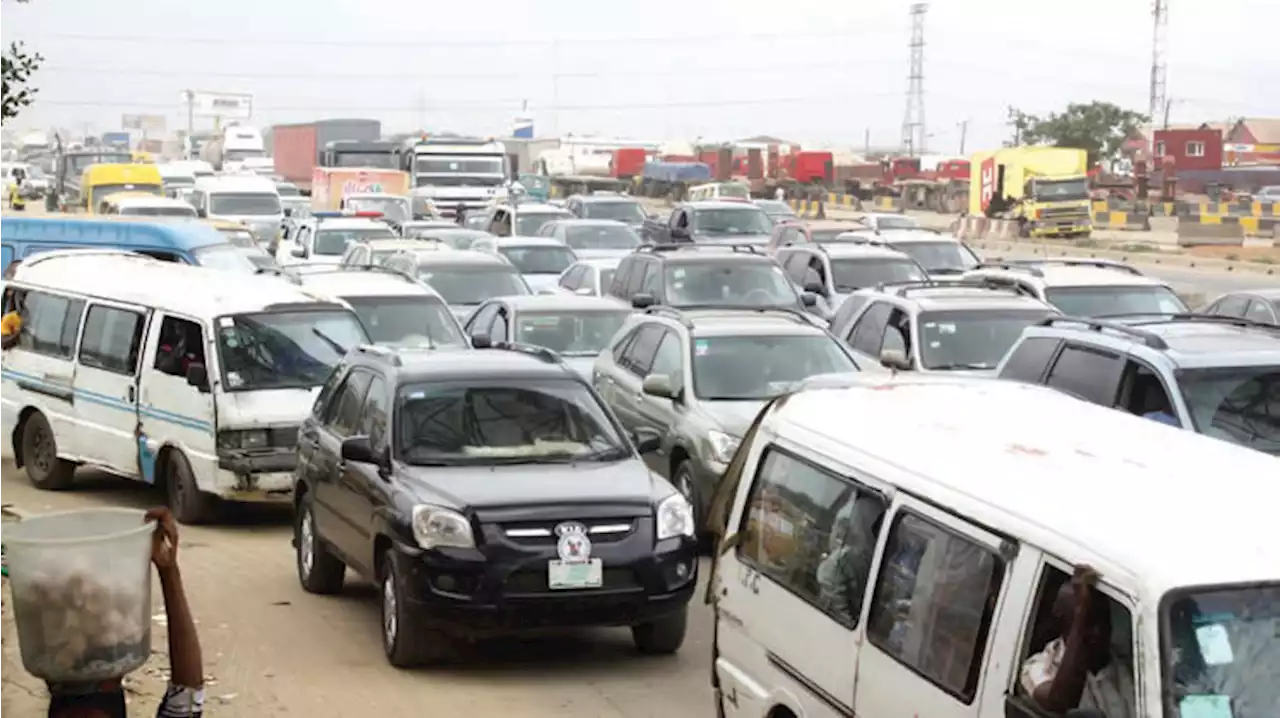 Lagos residents groan as gridlock worsens