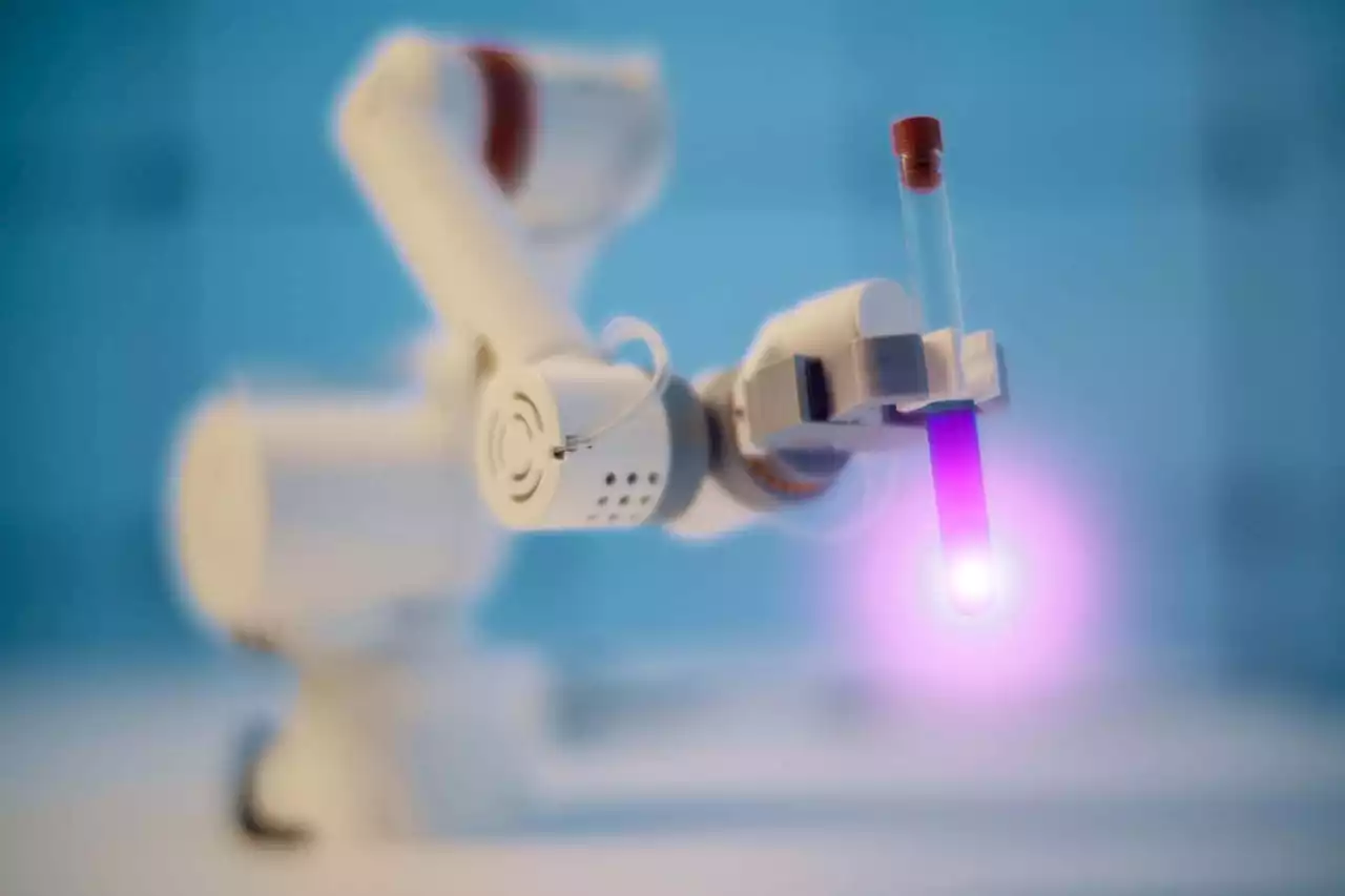 Chemists are teaching GPT-4 to do chemistry and control lab robots