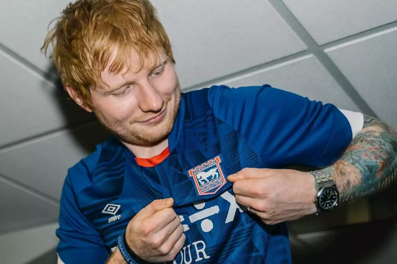 Ed Sheeran celebrates Ipswich promotion as former Man United assistant is mobbed by fans