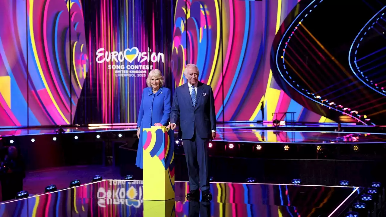 Charles III et la reine Camilla dévoilent la scène de l'Eurovision 2023 à Liverpool