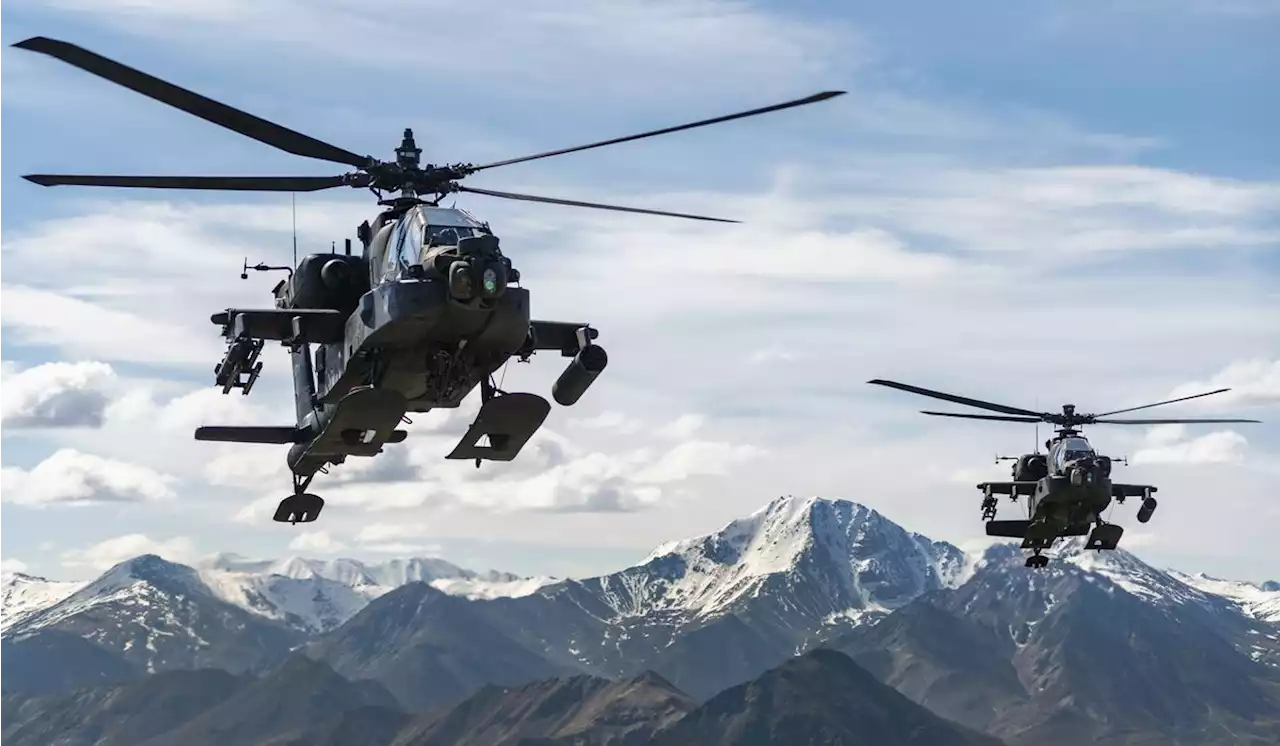 After 2 deadly helicopter crashes, Army grounds most aviators until they complete new training