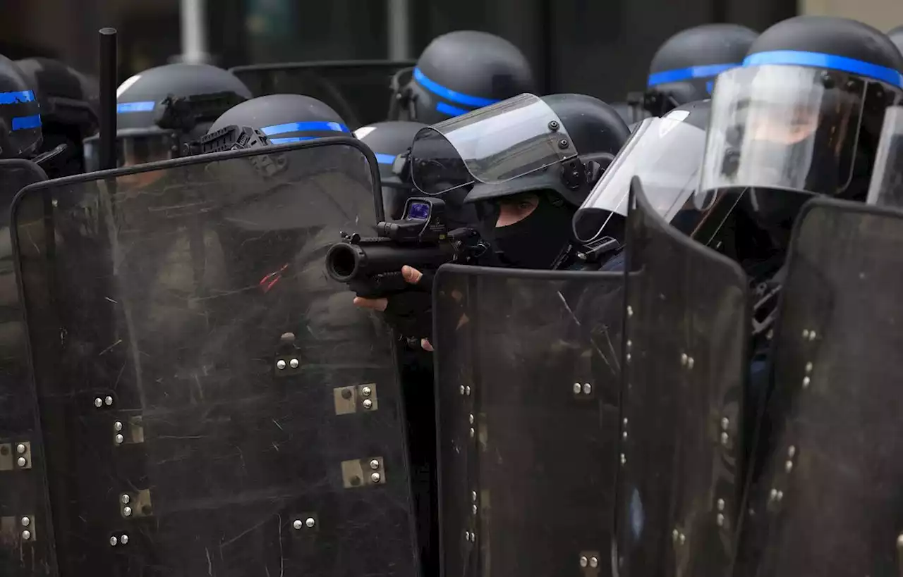 L’identification des policiers en manifestations en débat au Conseil d’Etat