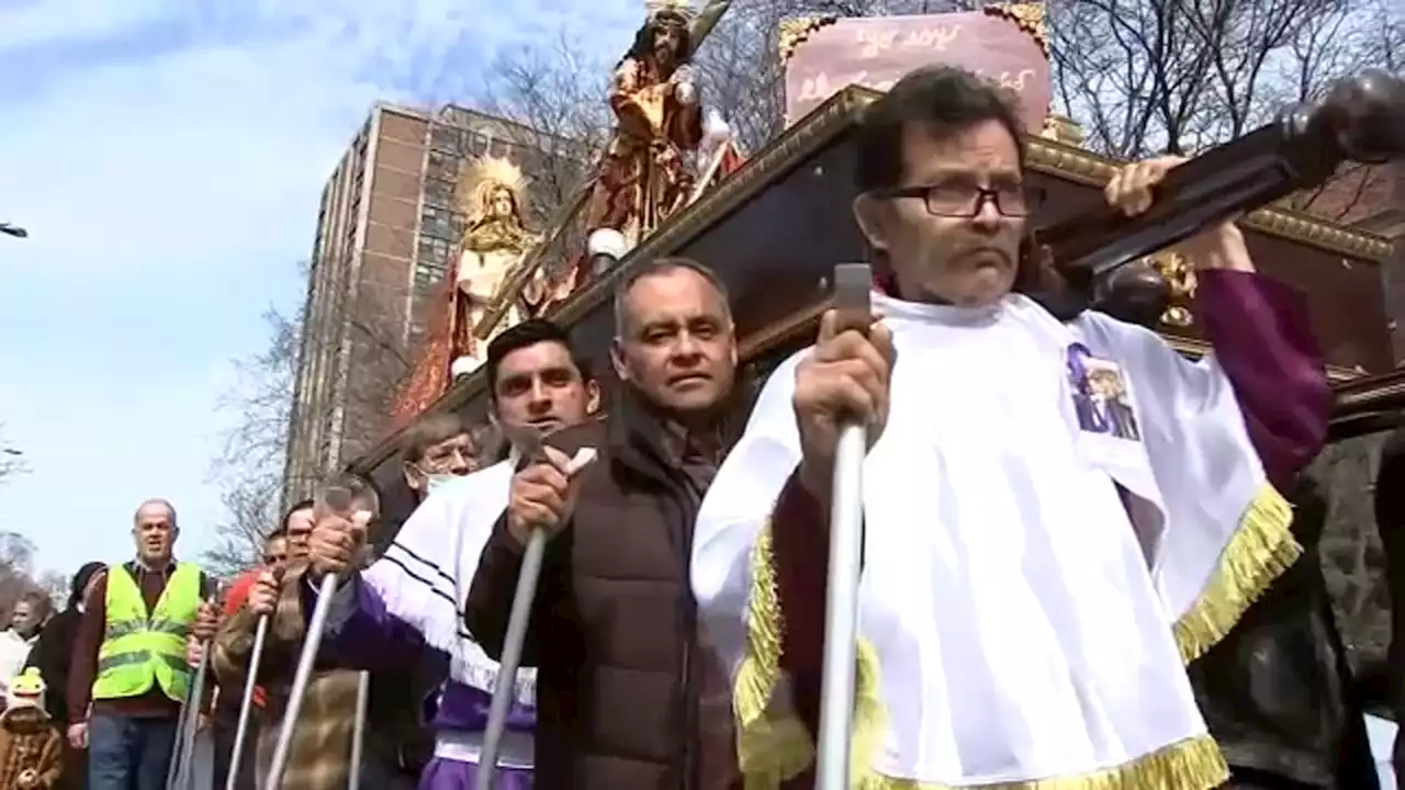 Chicago Christians celebrate Palm Sunday, marking the beginning of Holy Week