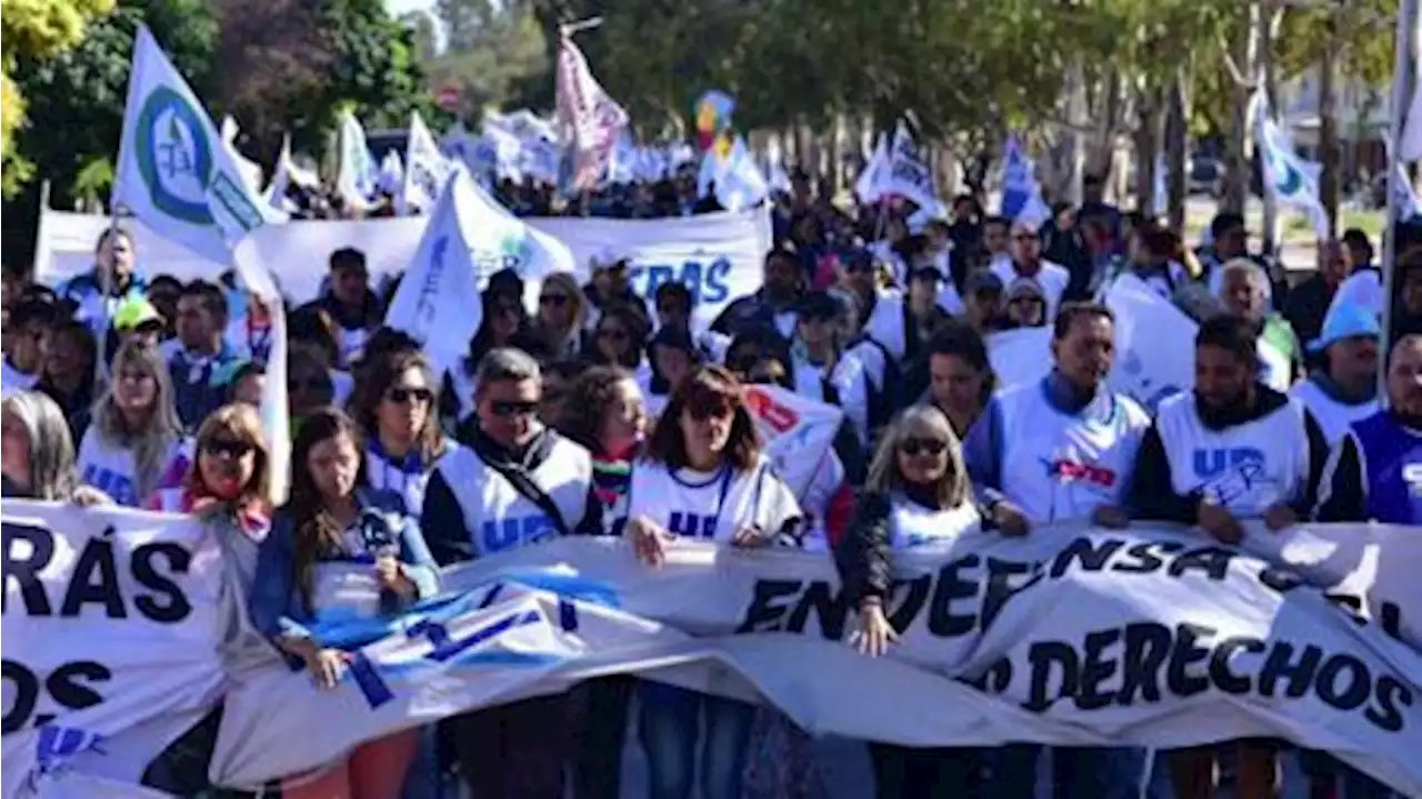 Docentes rionegrinos iniciaron un paro de 72 horas