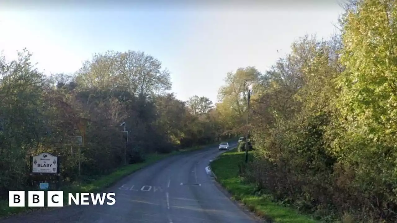 Blaby: Man in his 40s dies after car leaves road