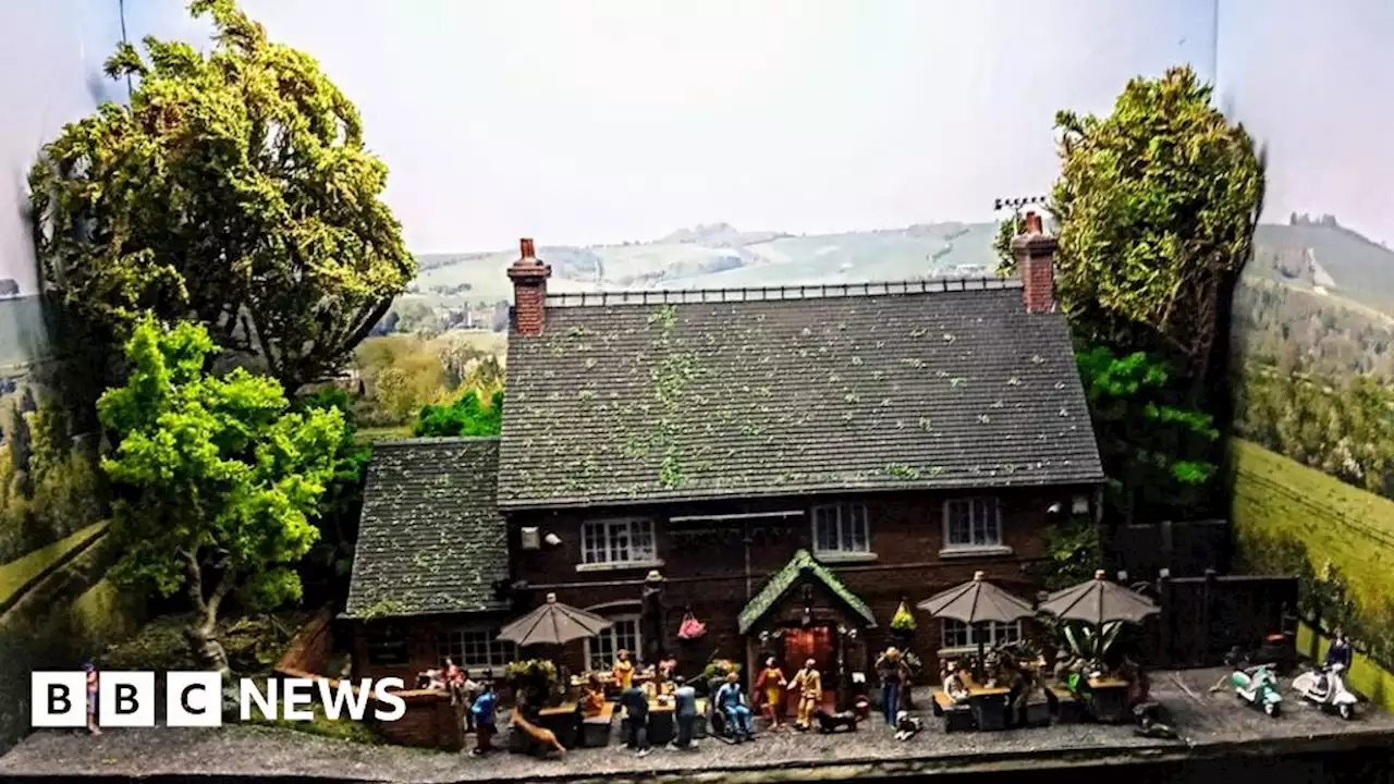 Man makes model of Strelley pub in memory of late wife