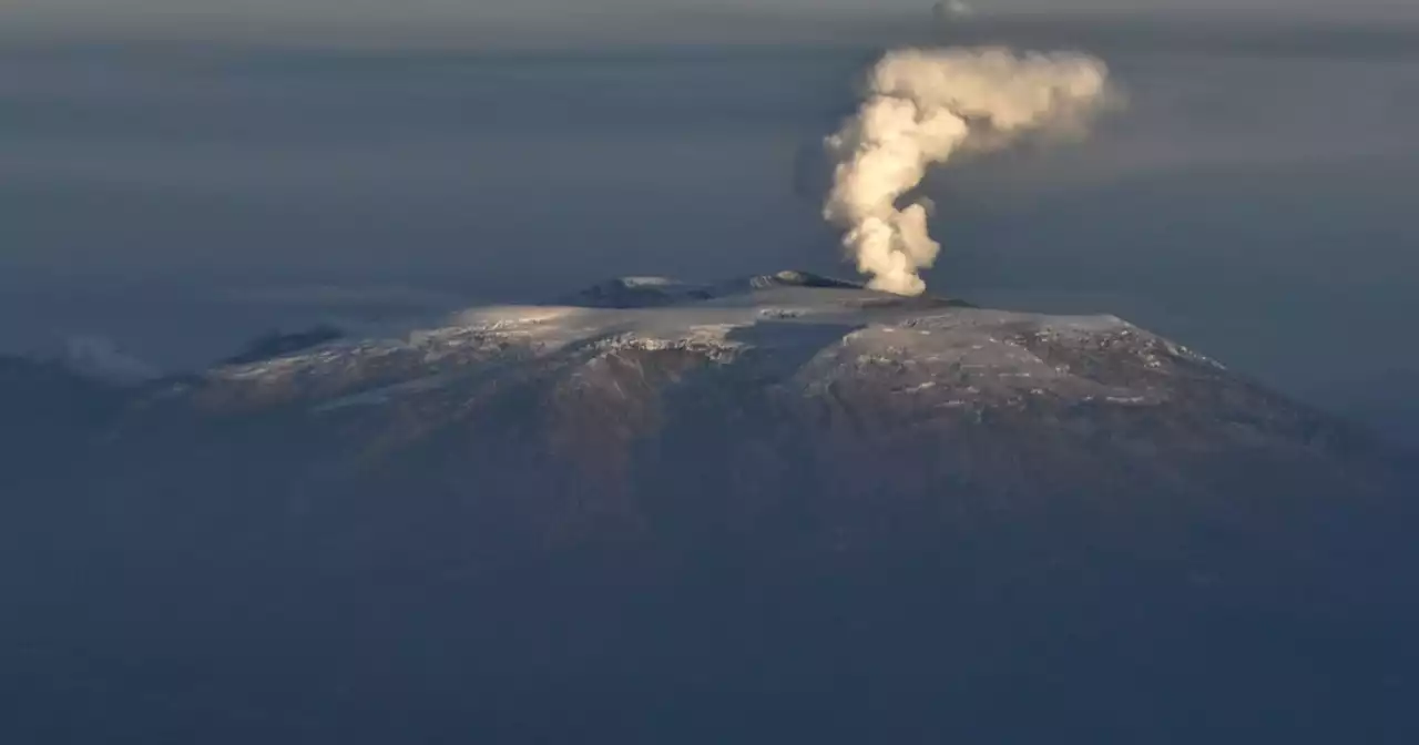 Alrededor de 40 familias que viven cerca del volcán Nevado del Ruiz serán evacuadas