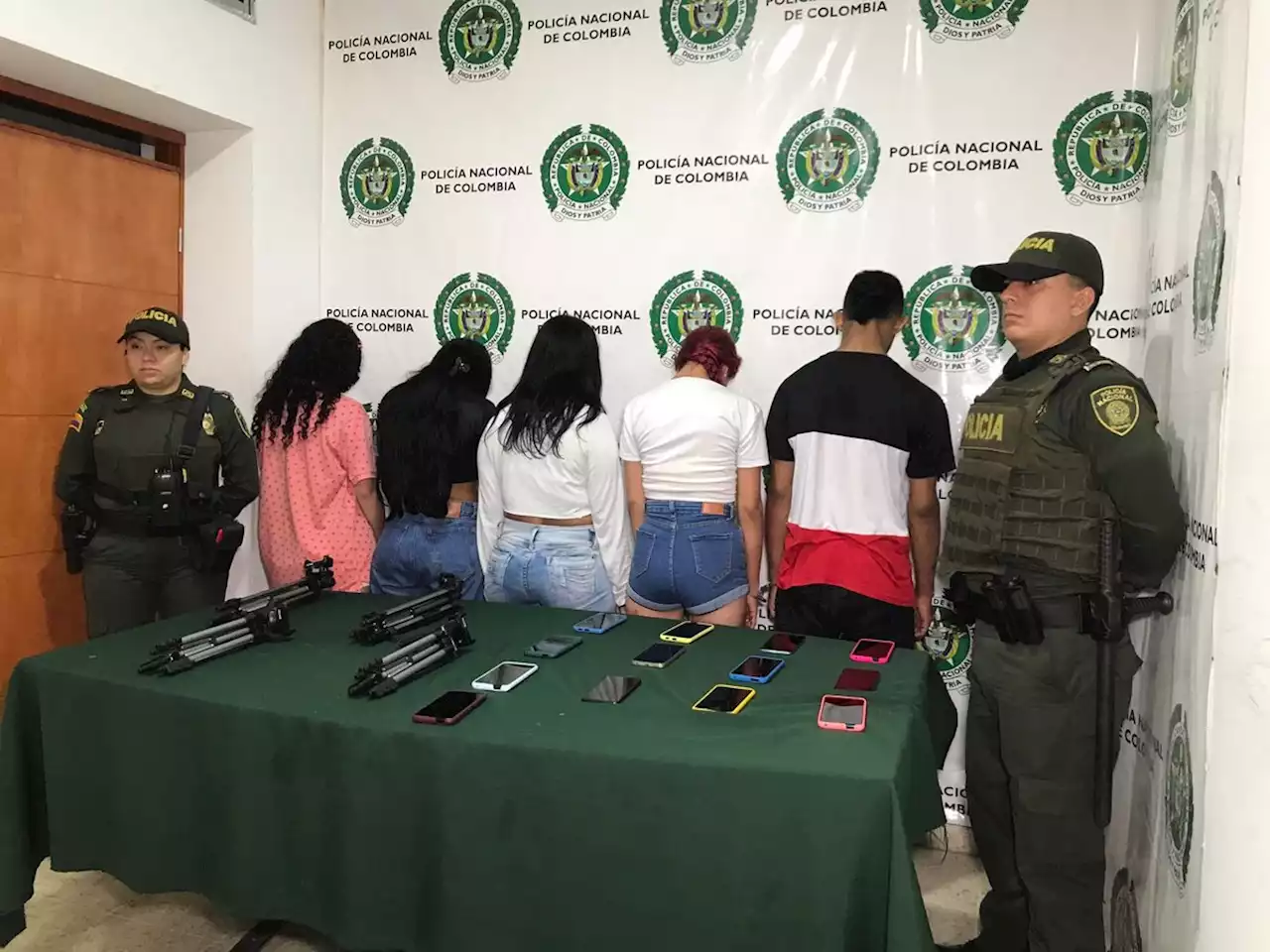 Encuentran a cuatro niñas en negocio de modelos webcam en el norte de Bucaramanga