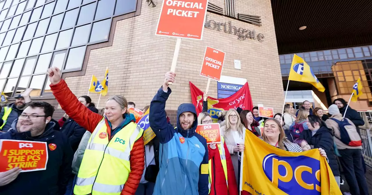 Passport office staff in Scotland 'relying on food banks' as 5wk strike begins