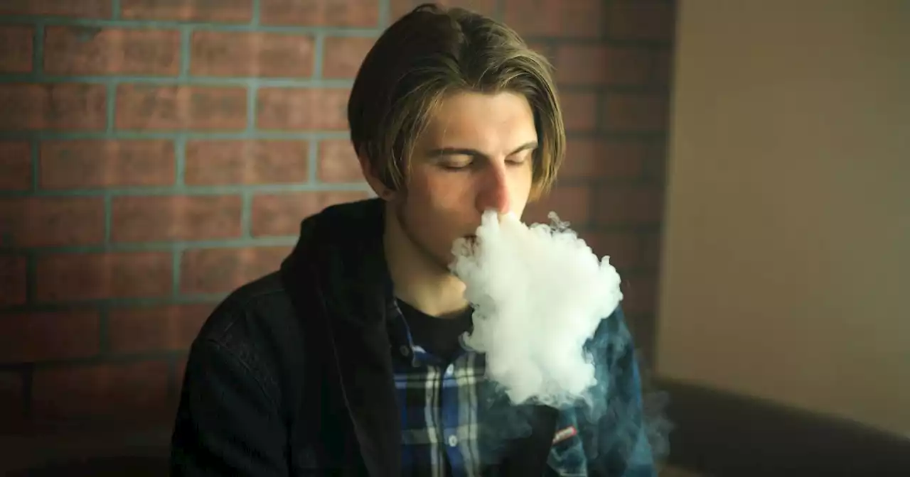 Vaping chiefs say Scots shops selling to kids should be slapped with £10k fines