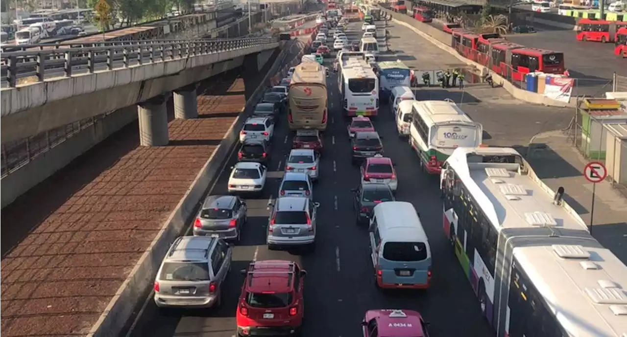 Caos en la México-Pachuca e Insurgentes Norte por reducción de carriles, VIDEO.